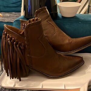 Natural Reflections Keykee Tassel Western Booties